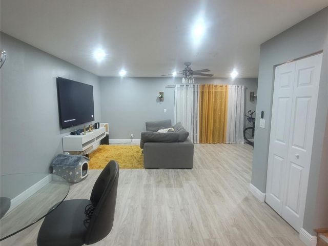 Home for rent at 9210 NW 14th St 9210 - photo 6016315