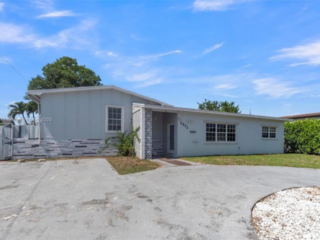 Home for sale at 1371 NW 198th St - photo 6002167