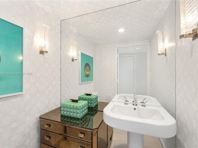 Apartment for sale  Unit #1101 - photo 6006647