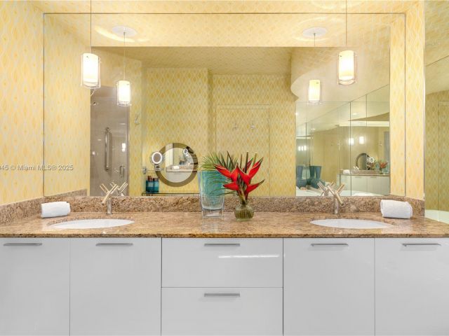 Apartment for sale  Unit #1101 - photo 6006650