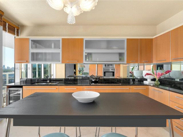 Apartment for sale  Unit #1101 - photo 6006655