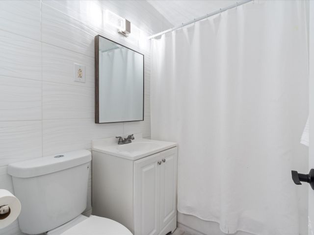 Home for rent at 543 NE 3rd Avenue - photo 6013958