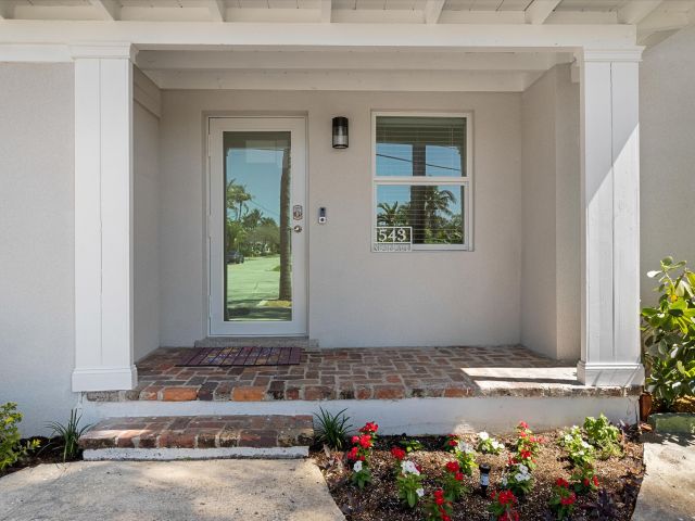 Home for rent at 543 NE 3rd Avenue - photo 6013974