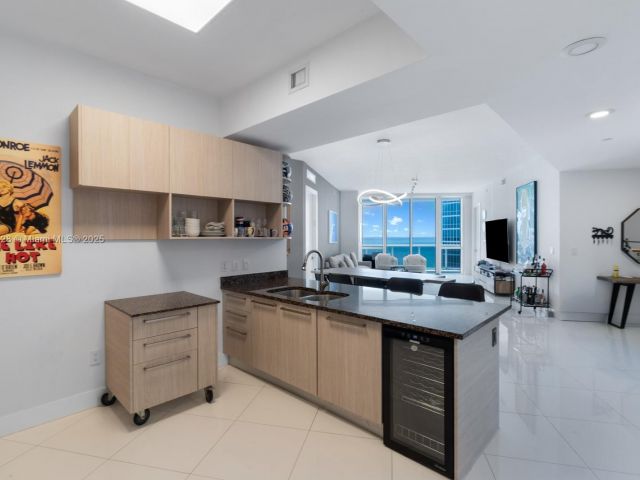 Apartment for sale  Unit #1207 - photo 6022946