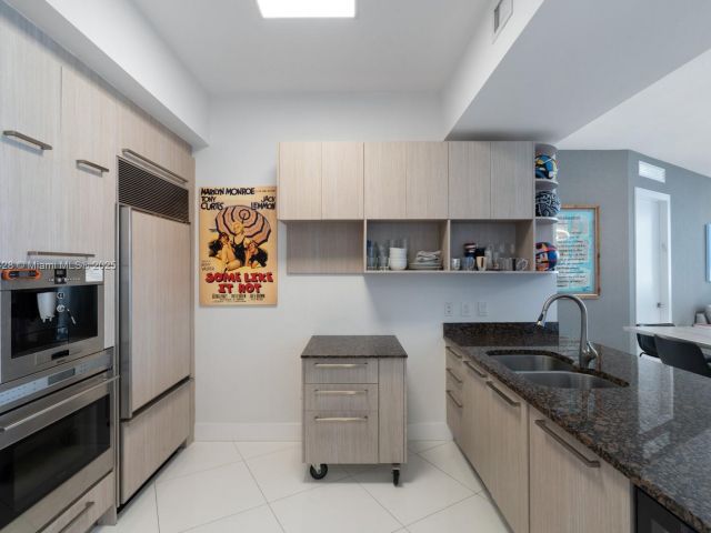 Apartment for sale  Unit #1207 - photo 6022947