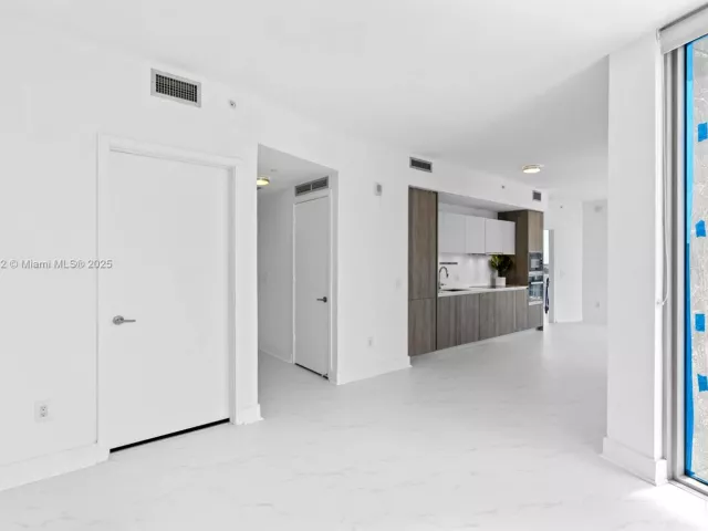 Apartment for sale  Unit #1409 - photo 6007893