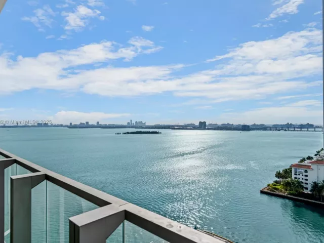 Apartment for sale  Unit #1409 - photo 6007901