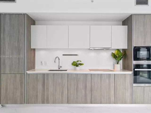 Apartment for sale  Unit #1409 - photo 6007884