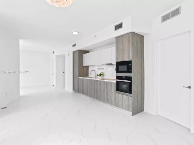 Apartment for sale  Unit #1409 - photo 6007885