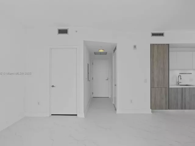 Apartment for sale  Unit #1409 - photo 6007887