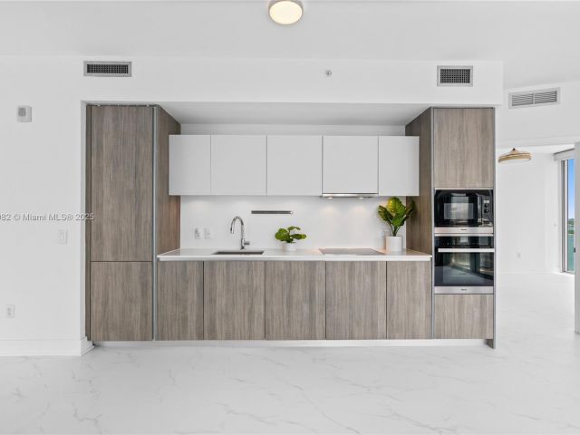 Apartment for sale  Unit #1409 - photo 6007883