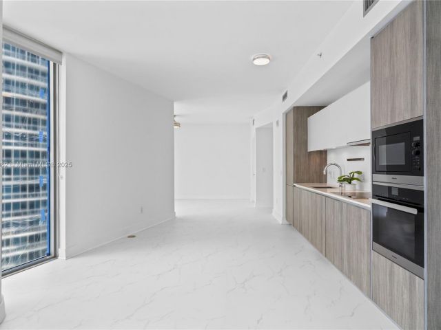 Apartment for sale  Unit #1409 - photo 6007886