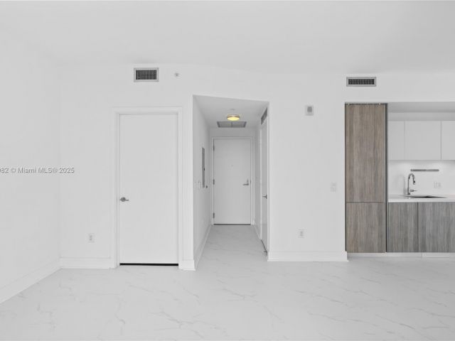 Apartment for sale  Unit #1409 - photo 6007887