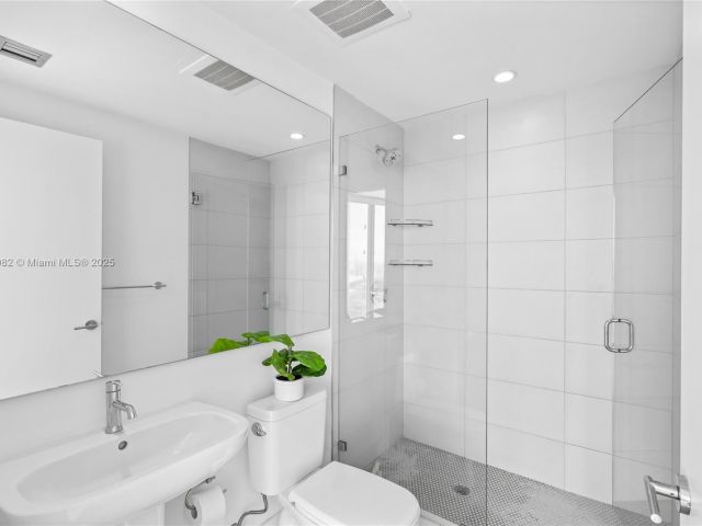 Apartment for sale  Unit #1409 - photo 6007891