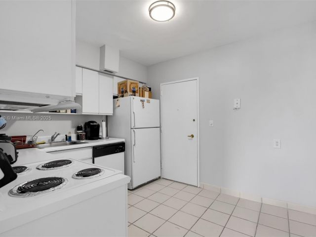 Apartment for sale  Unit #4A - photo 6006023