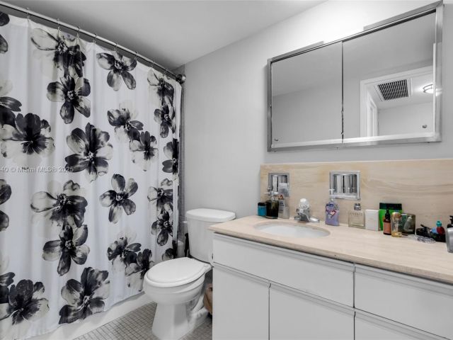 Apartment for sale  Unit #4A - photo 6006026