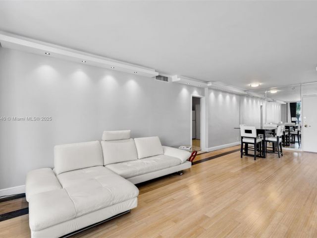 Apartment for sale  Unit #4A - photo 6006032