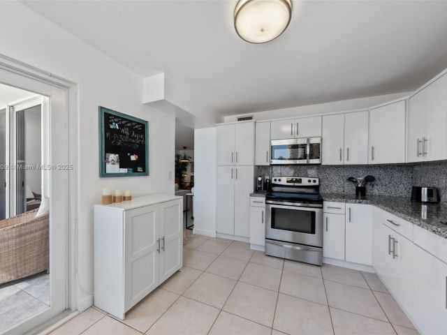 Apartment for sale  Unit #403S - photo 6005001