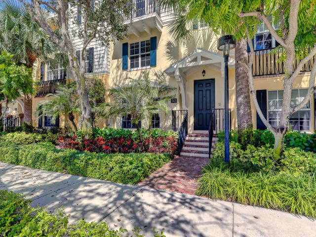 Home for rent at 343 Flamingo Drive - photo 6007644