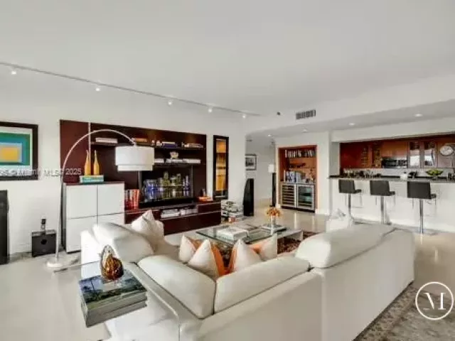 Apartment for rent  Unit #525 - photo 6007977