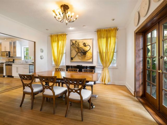 Home for sale at 5215 Pine Tree Dr - photo 6005339