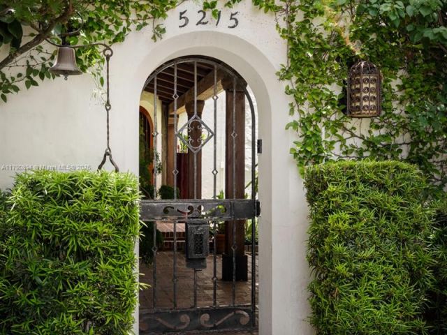 Home for sale at 5215 Pine Tree Dr - photo 6005342