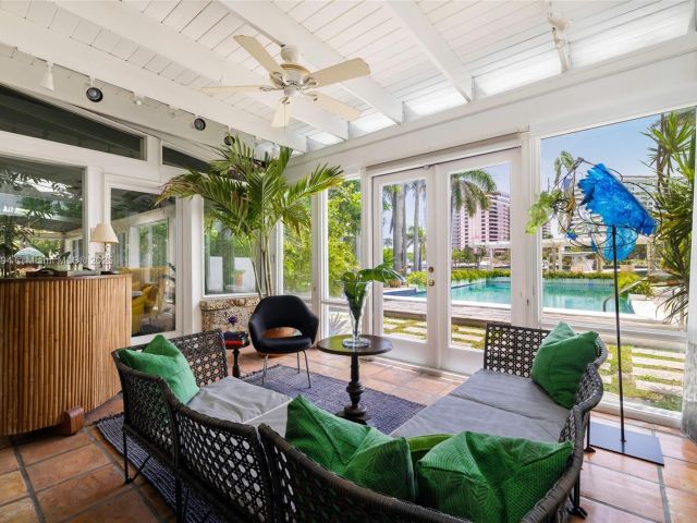 Home for sale at 5215 Pine Tree Dr - photo 6005348