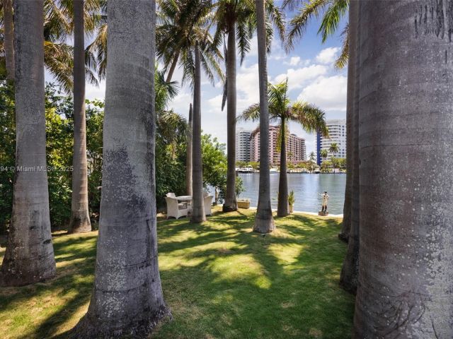 Home for sale at 5215 Pine Tree Dr - photo 6005349