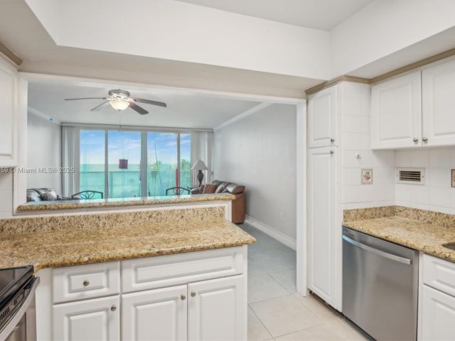 Apartment for sale  Unit #420 - photo 6008756