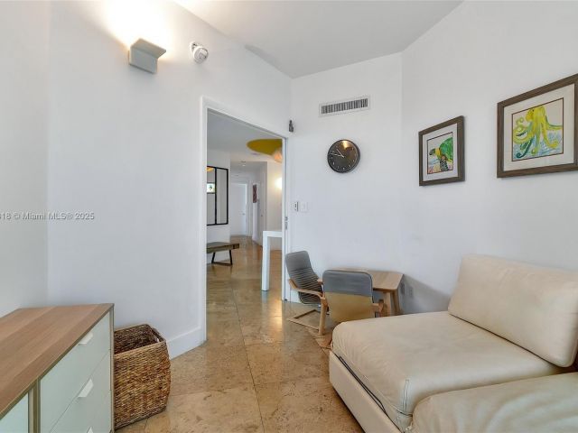 Apartment for rent  Unit #403 - photo 6038637