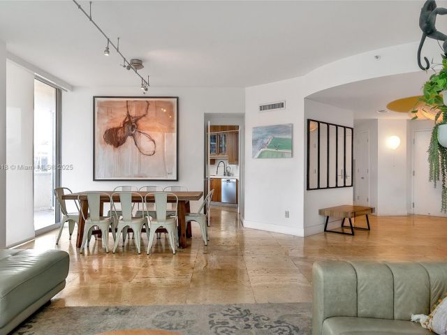 Apartment for rent  Unit #403 - photo 6038641