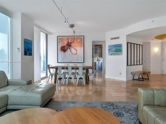 Apartment for rent  Unit #403 - photo 6038642