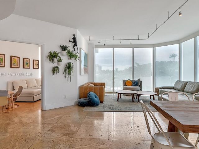 Apartment for rent  Unit #403 - photo 6038646