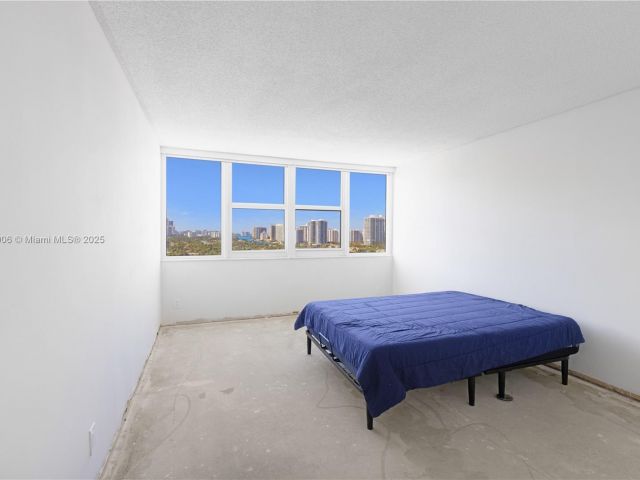 Apartment for sale  Unit #1708 - photo 6008360