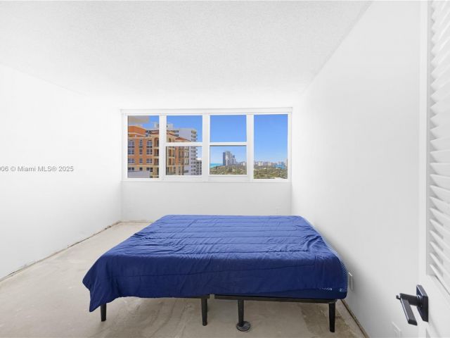 Apartment for sale  Unit #1708 - photo 6008361