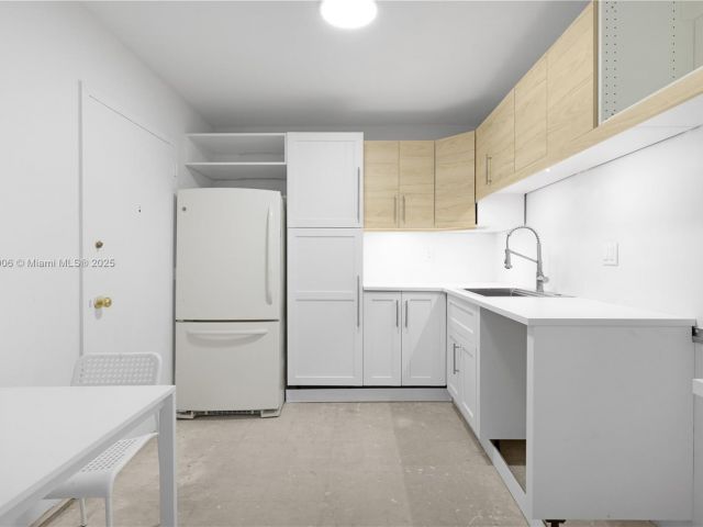 Apartment for sale  Unit #1708 - photo 6008363