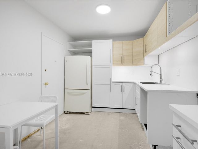 Apartment for sale  Unit #1708 - photo 6008364