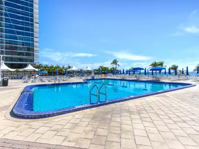 2-bedroom condo for sale in Hallandale Beach - 2030 S Ocean Dr 1708 - MondialRealty