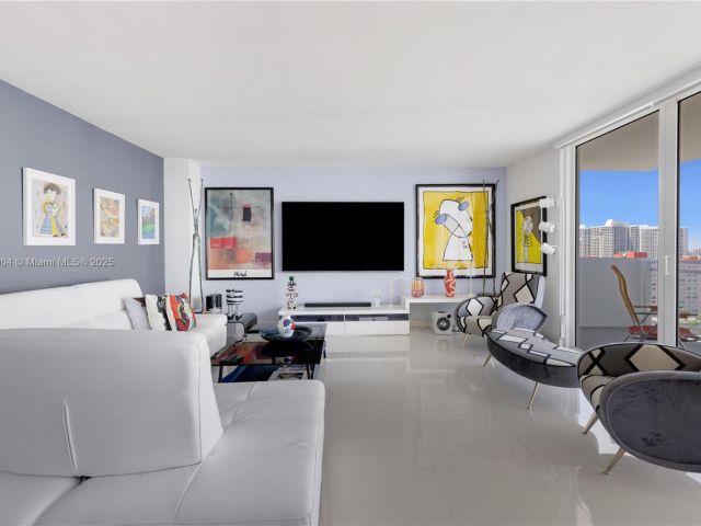 Apartment for sale  Unit #1707 - photo 6008377