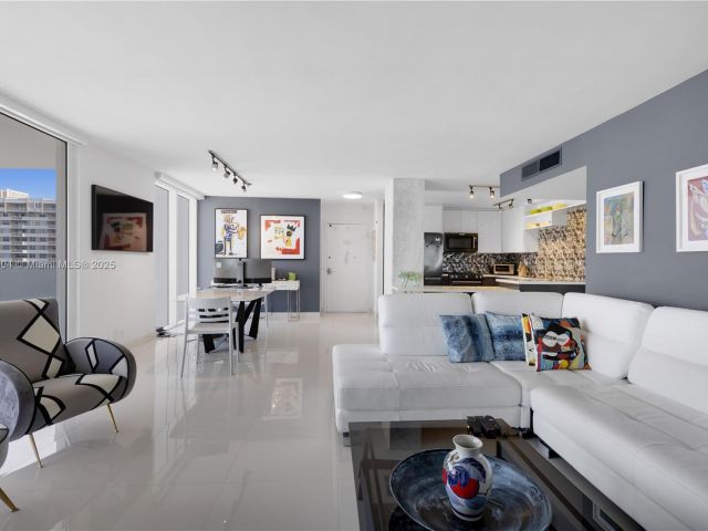 Apartment for sale  Unit #1707 - photo 6008379