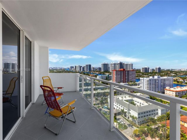 Apartment for sale  Unit #1707 - photo 6008389