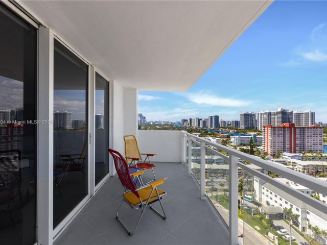 Apartment for sale  Unit #1707 - photo 6008390