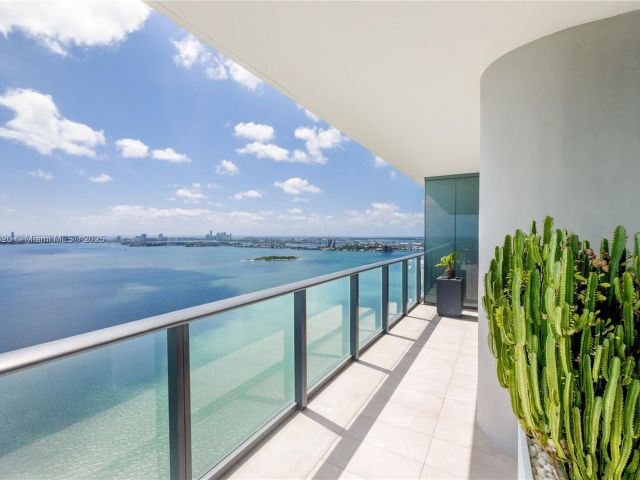 Apartment for sale  Unit #3606 - photo 6008161