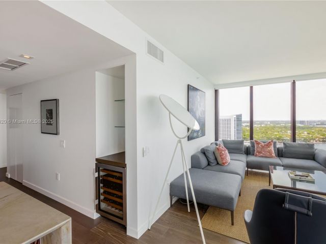 Apartment for sale  Unit #3606 - photo 6008167