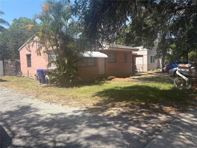 Home for sale at 2530 Washington St - photo 6006305