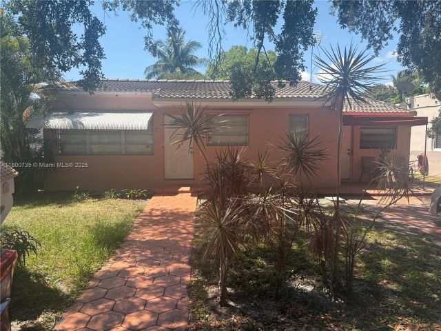 3-bedroom home for sale in Hollywood - 2530 Washington St - MondialRealty