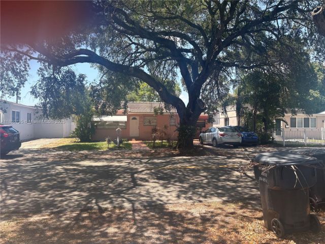 3-bedroom home for sale in Hollywood - 2530 Washington St - MondialRealty