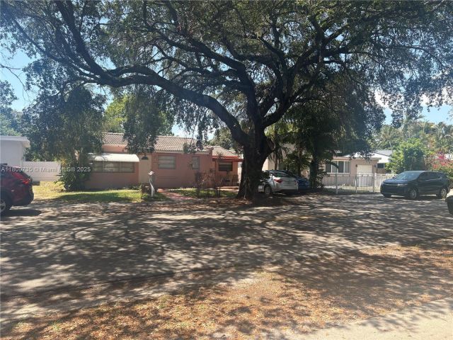 3-bedroom home for sale in Hollywood - 2530 Washington St - MondialRealty