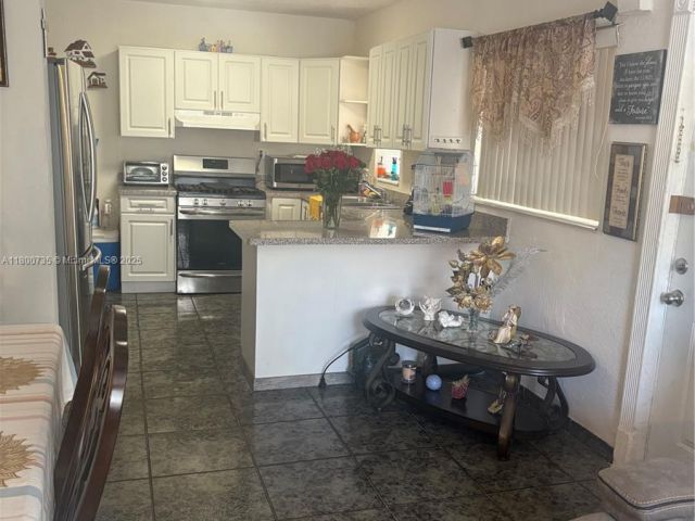 3-bedroom home for sale in Hollywood - 2530 Washington St - MondialRealty