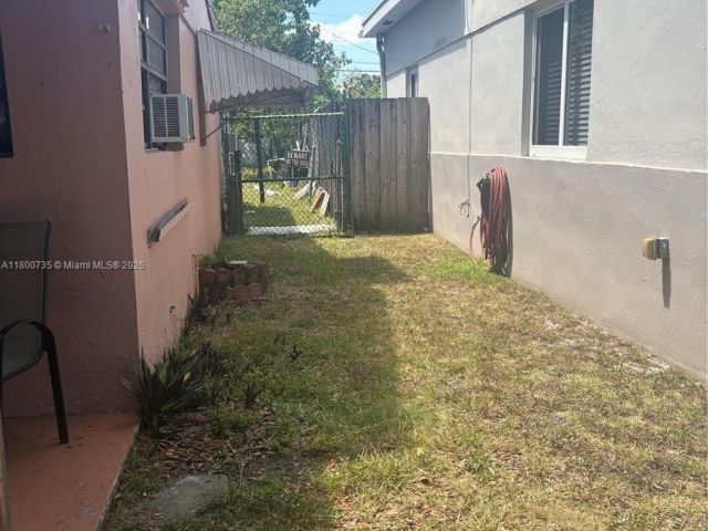 3-bedroom home for sale in Hollywood - 2530 Washington St - MondialRealty